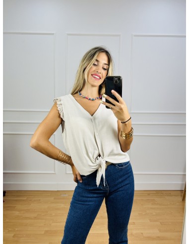 Blusa m/corta nudo manga perforada