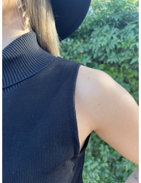 Jersey cuello vuelto sin manga