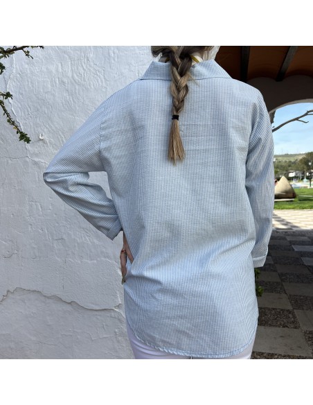 Camisa rayas oversize cuellos