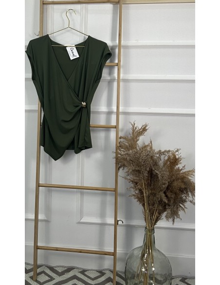 Blusa cruzada broche dorado